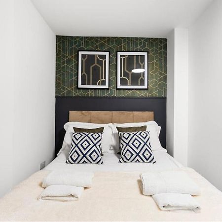 Modern Spacious Three Bedrooms With Private Garden Cardiff Eksteriør billede