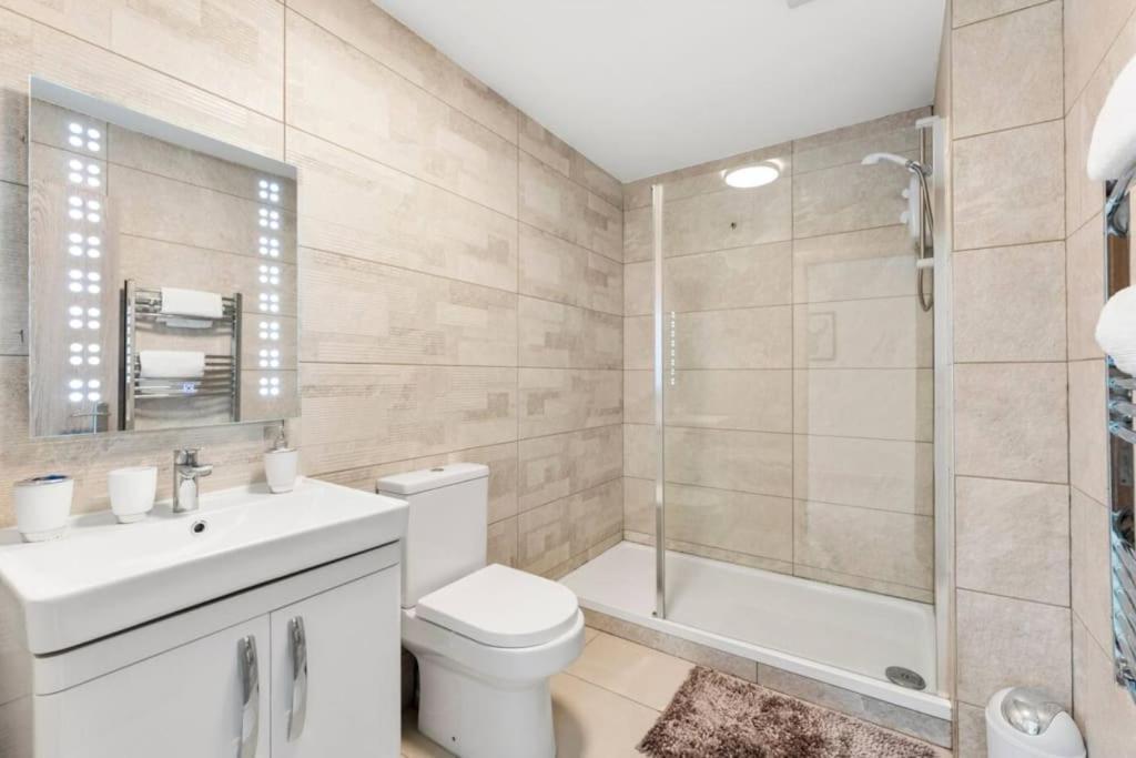 Modern Spacious Three Bedrooms With Private Garden Cardiff Eksteriør billede
